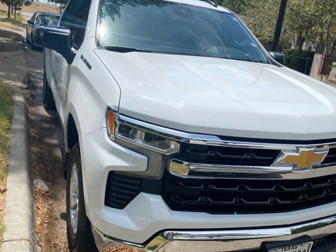 Used 2025 Chevrolet Silverado 1500 LT RWD image 1