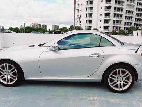 Used 2009 Mercedes-Benz SLK 300 image 1