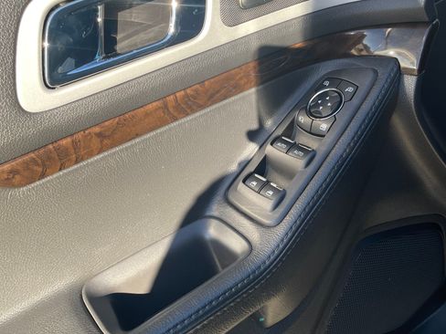 Used 2013 Ford Explorer Limited image 9