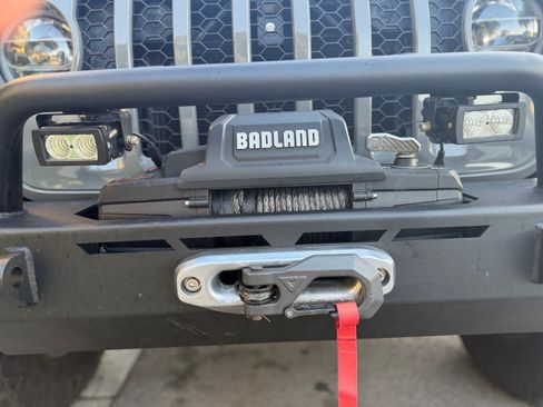 Used 2021 Jeep Gladiator Sport image 23