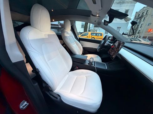 Used 2021 Tesla Model Y Long Range image 14