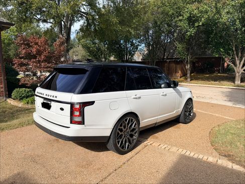 Used 2017 Land Rover Range Rover Supercharged image 2