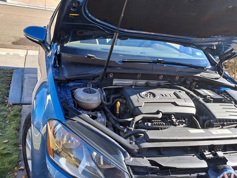 Used 2015 Volkswagen Golf SE image 9