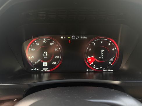 Used 2016 Volvo XC90 T6 Momentum image 11