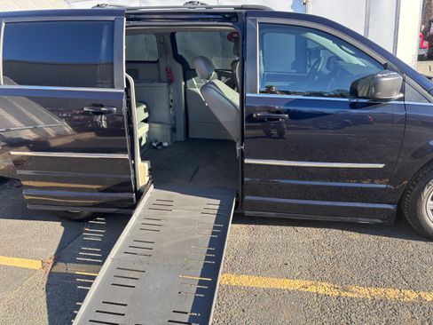 Used 2010 Chrysler Town & Country Touring w/ Heated Seat Group image 1