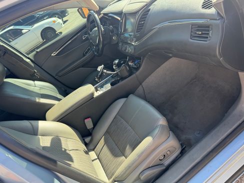 Used 2014 Chevrolet Impala LT w/ Convenience Package image 10