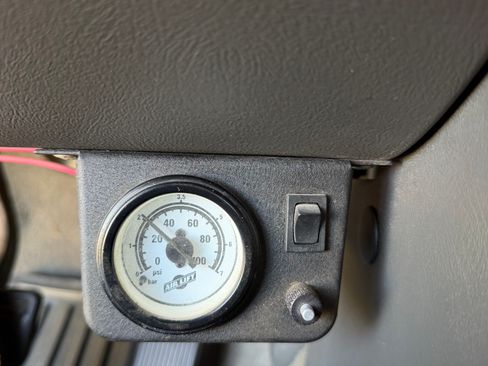 Used 2006 Chevrolet Silverado 2500 LT w/ Heavy-Duty Power Package AWD/4WD image 17