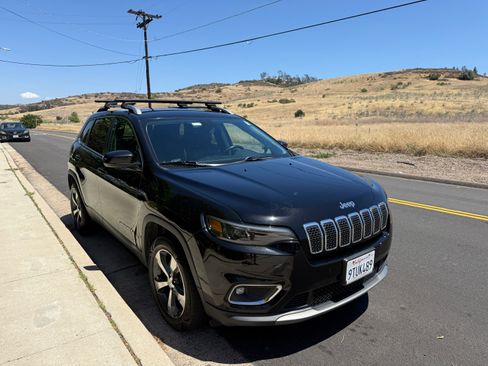 Used 2019 Jeep Cherokee Limited AWD/4WD image 13