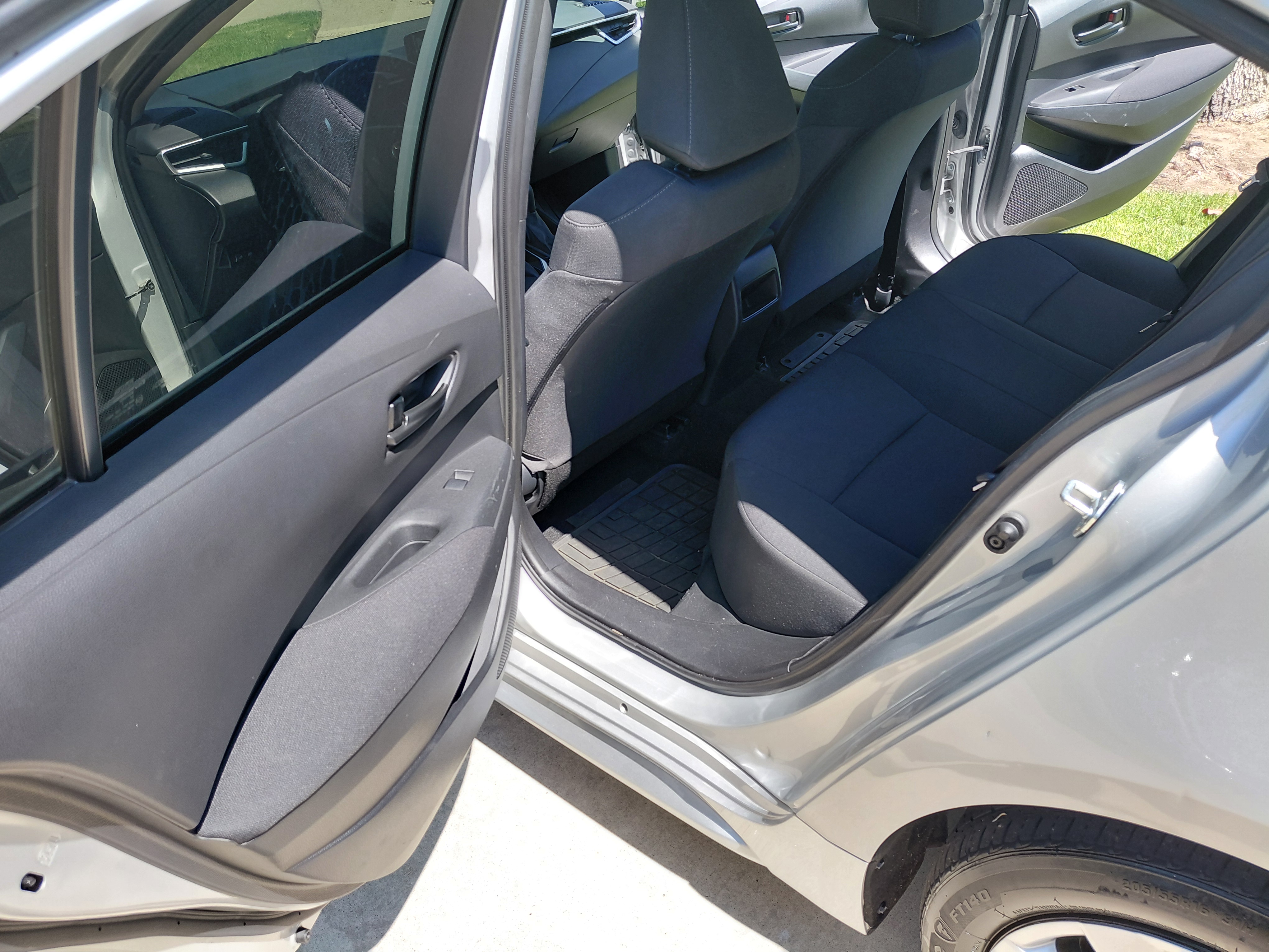 Used 2022 Toyota Corolla LE FWD image 18