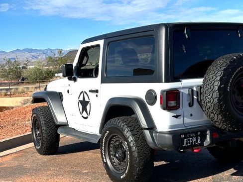 Used 2018 Jeep Wrangler Sport AWD/4WD image 20