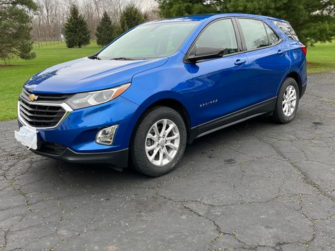 Used 2019 Chevrolet Equinox LS image 4