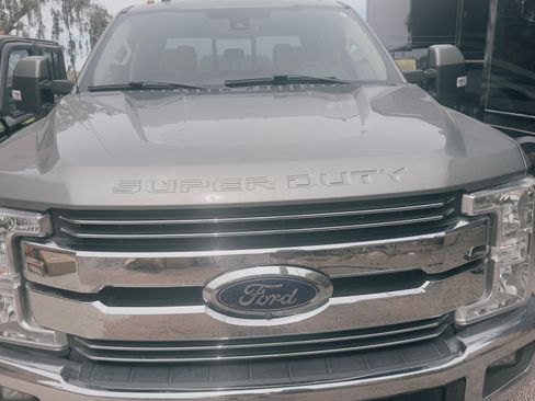 Used 2019 Ford F350 Lariat w/ Tow Technology Bundle AWD/4WD image 2