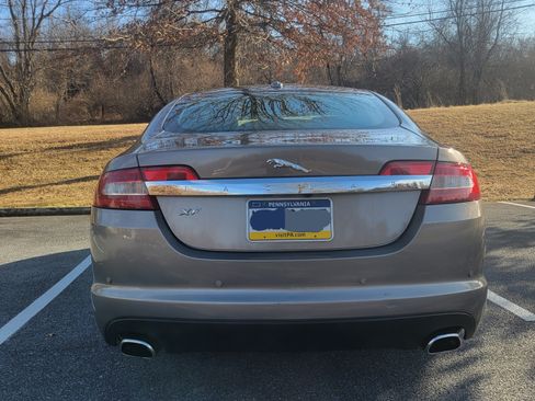 Used 2011 Jaguar XF image 5