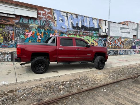Used 2018 Chevrolet Silverado 1500 High Country w/ High Desert Package image 4