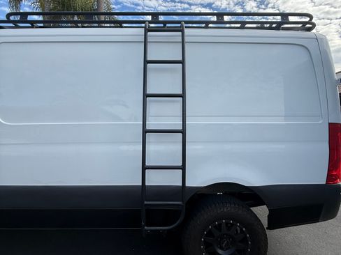 Used 2019 Mercedes-Benz Sprinter 2500 image 14