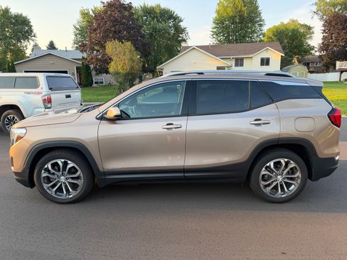 Used 2018 GMC Terrain SLT FWD image 1