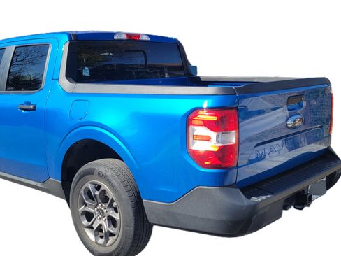 Used 2022 Ford Maverick XLT image 2