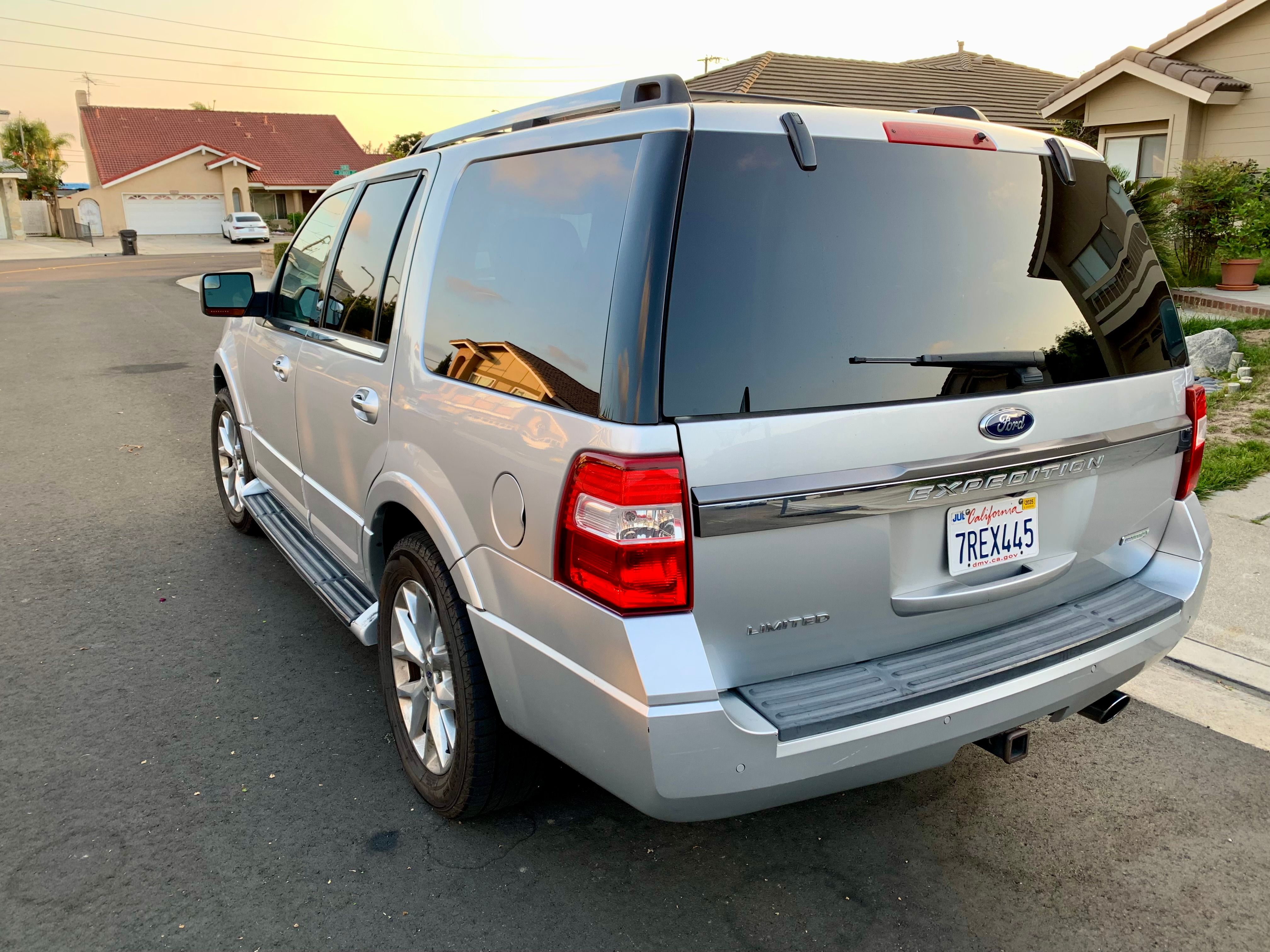 Used 2016 Ford Expedition Limited RWD image 6