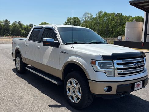 Used 2014 Ford F150 Lariat w/ Equipment Group 502A Luxury image 5