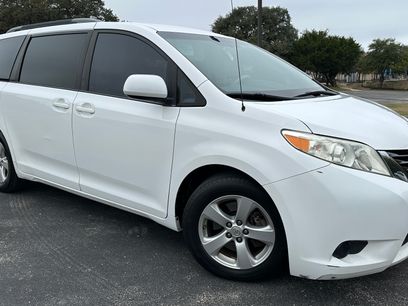 Used 2014 Toyota Sienna LE