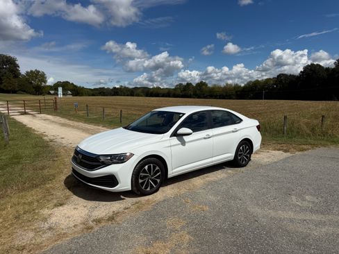 Used 2024 Volkswagen Jetta S FWD image 9