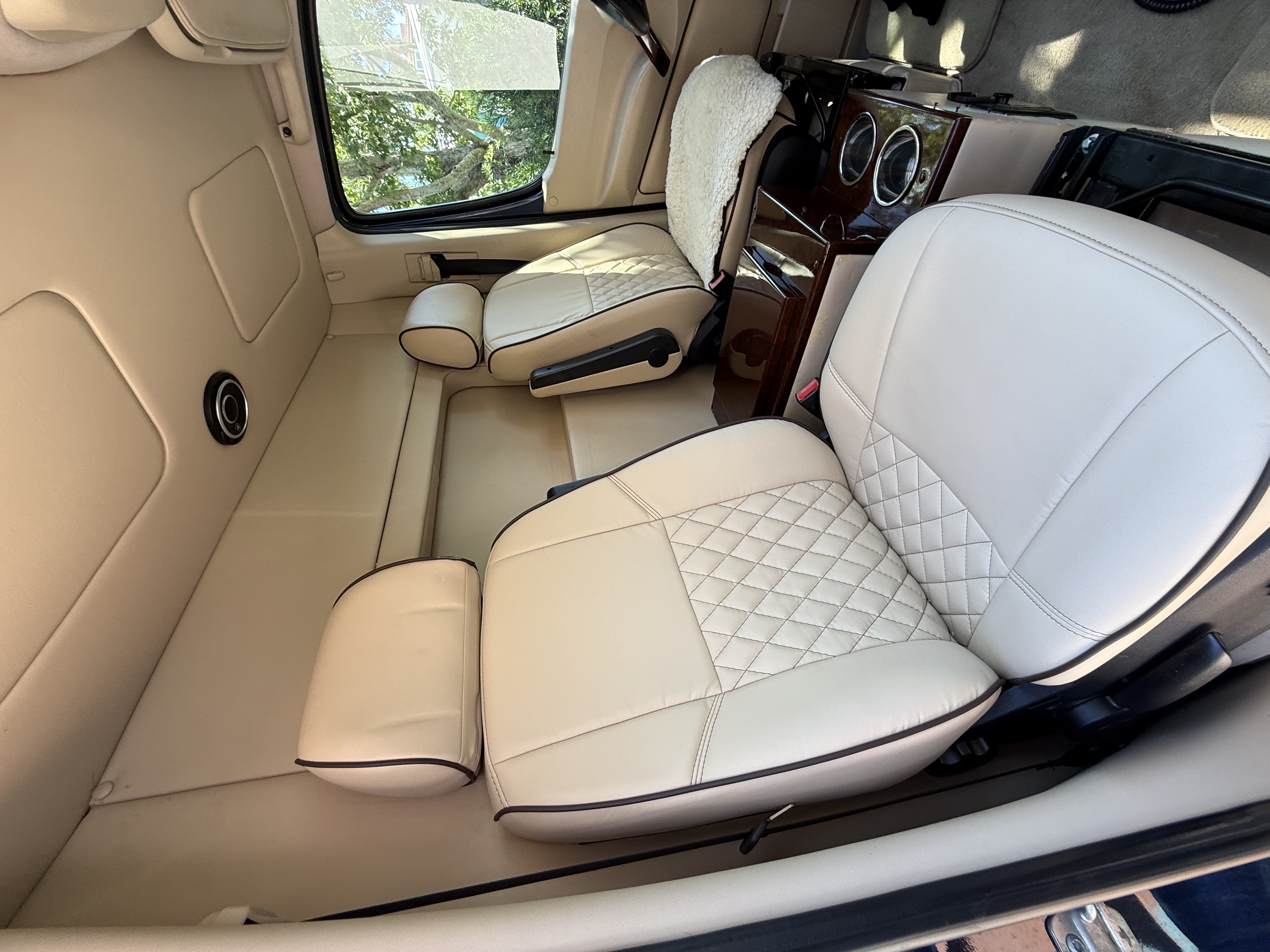 Used 2014 Mercedes-Benz Sprinter 2500 image 26