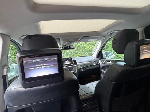 Used 2017 Mercedes-Benz GLS 450 4MATIC image 10