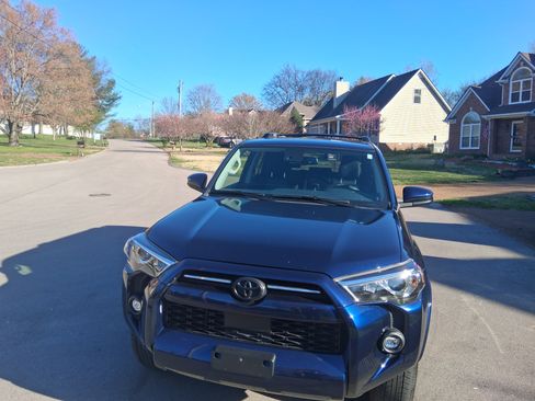 Used 2023 Toyota 4Runner SR5 image 5