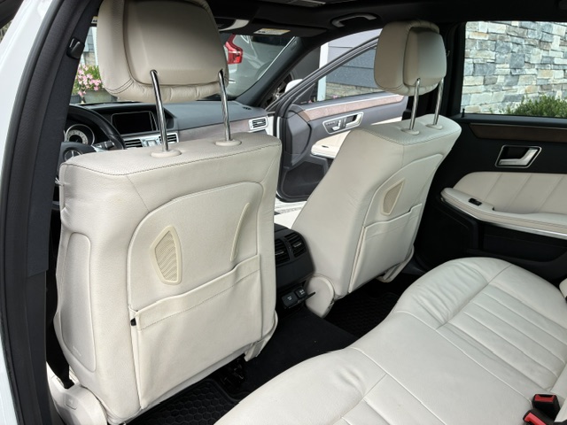 Used 2014 Mercedes-Benz E 550 4MATIC Sedan image 19