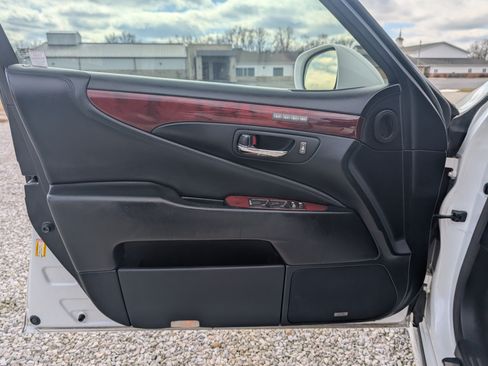 Used 2010 Lexus LS 460 AWD image 11