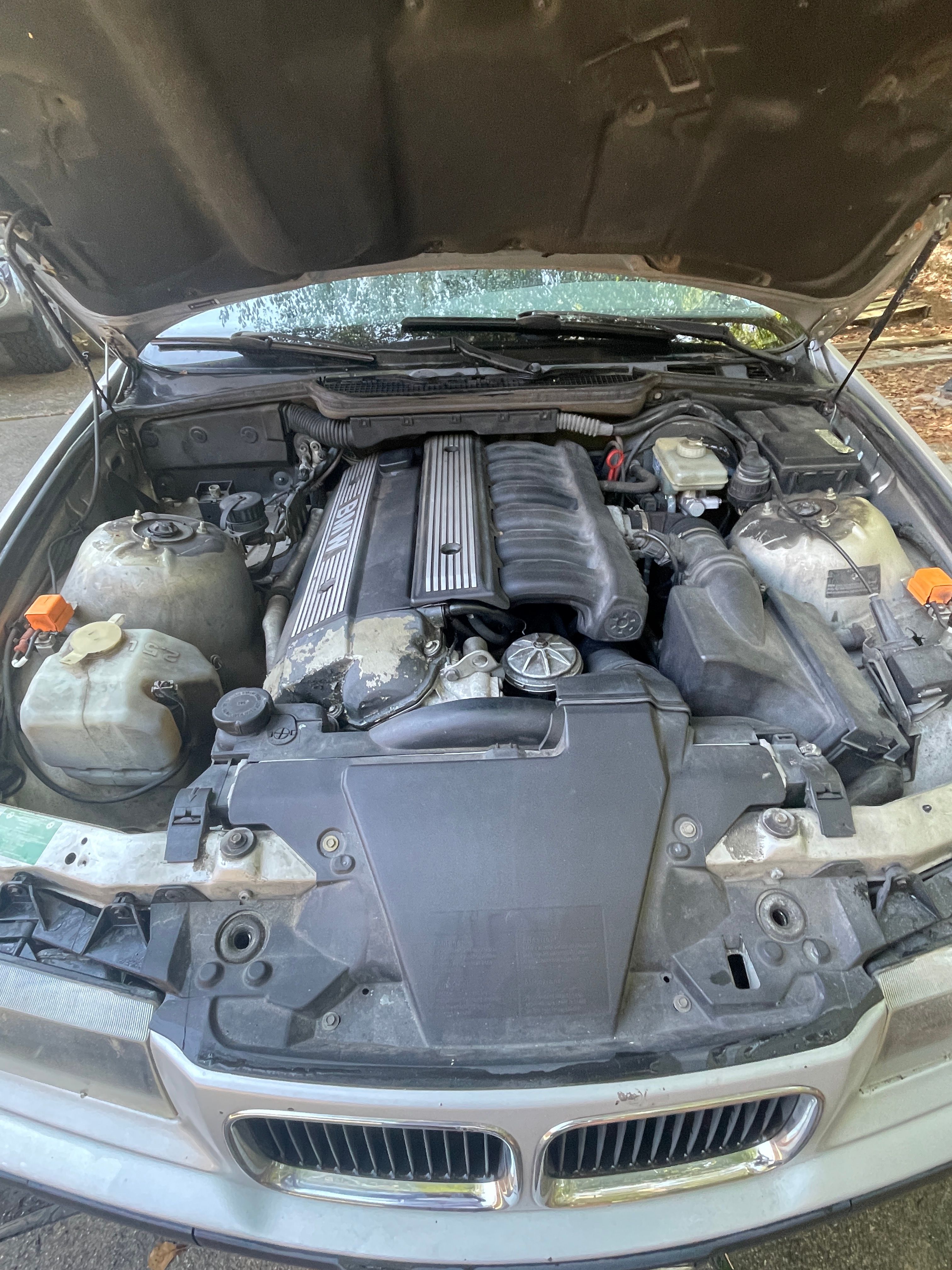 Used 1993 BMW 325i Sedan RWD image 4