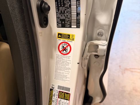 Used 2015 Toyota Highlander Limited image 29