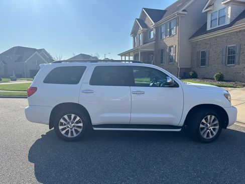 Used 2016 Toyota Sequoia Limited w/ Safety & Convenience Package image 2
