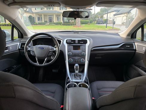 Used 2013 Ford Fusion SE FWD image 8