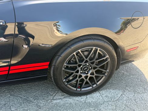 Used 2014 Ford Mustang Shelby GT500 w/ Equipment Group 821A RWD image 11
