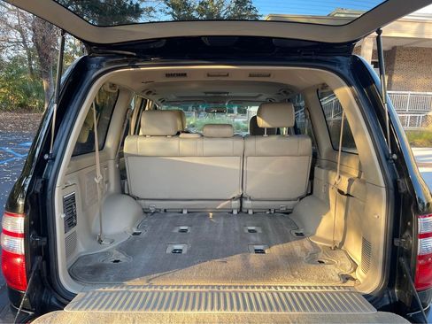 Used 2004 Toyota Land Cruiser image 12