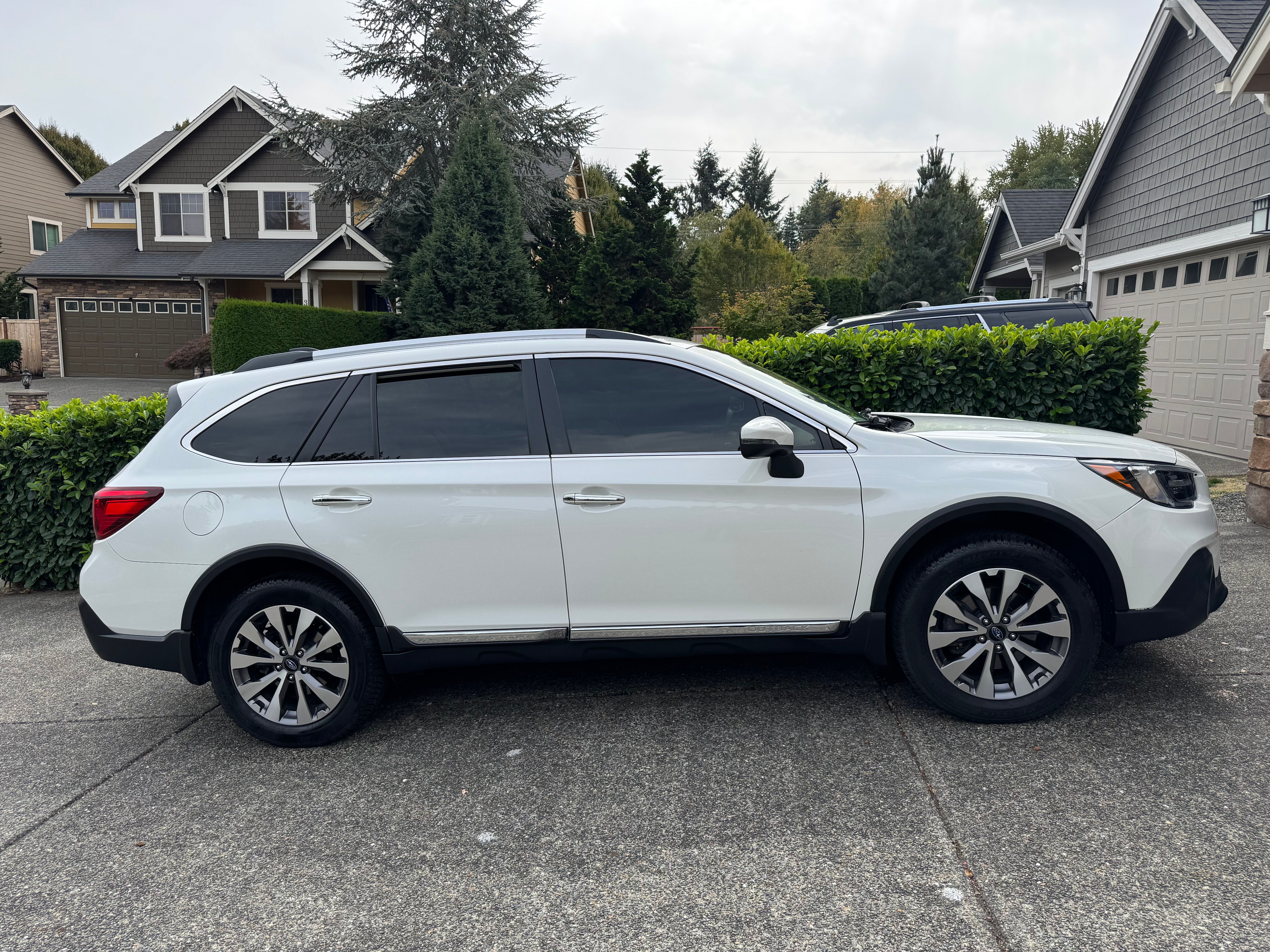 Used 2018 Subaru Outback 2.5i Touring w/ Protection Package #1 AWD/4WD image 1