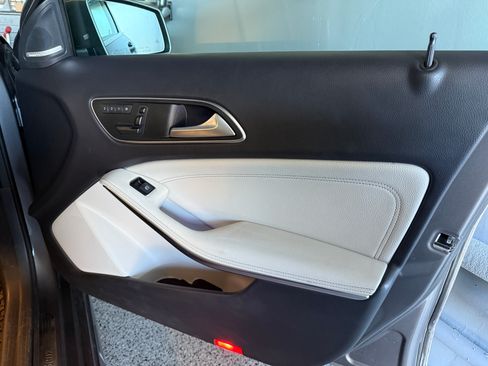 Used 2017 Mercedes-Benz GLA 250 4MATIC image 32