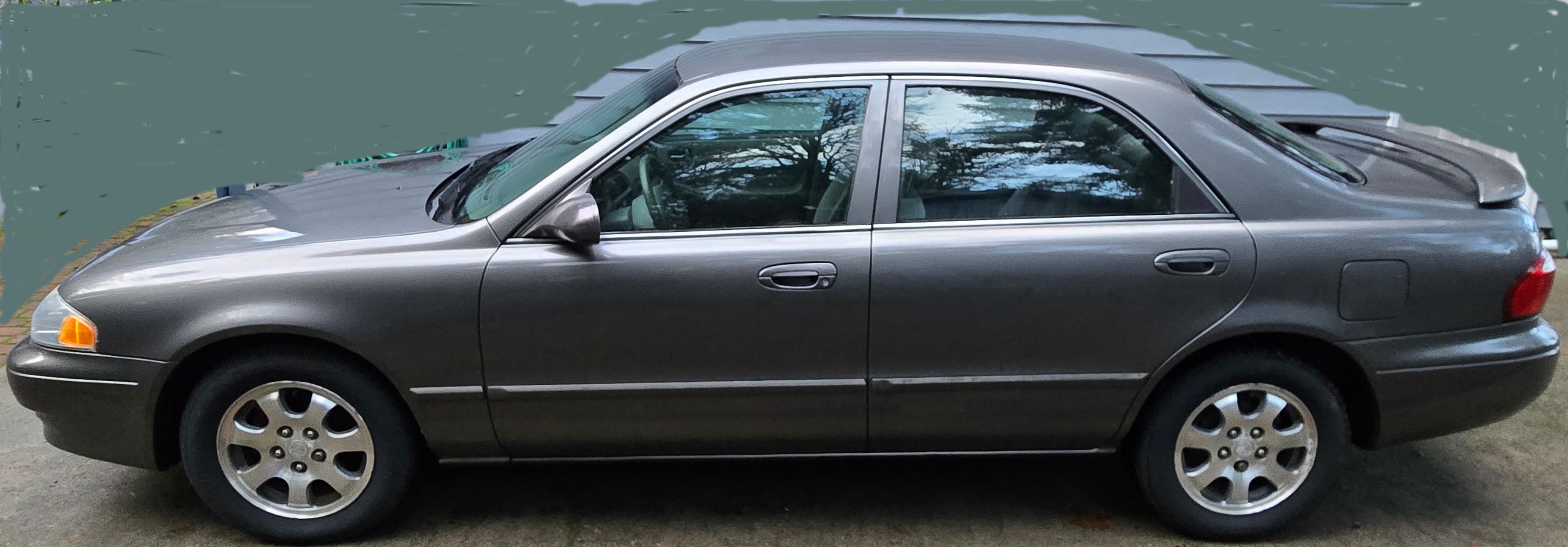 Used 2002 MAZDA 626 FWD image 2