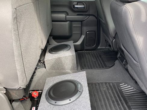 Used 2024 Chevrolet Silverado 2500 Custom w/ Custom Value Package image 17