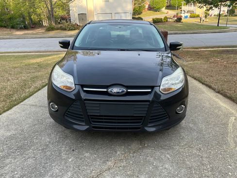 Used 2014 Ford Focus SE w/ Equipment Group 201A image 4