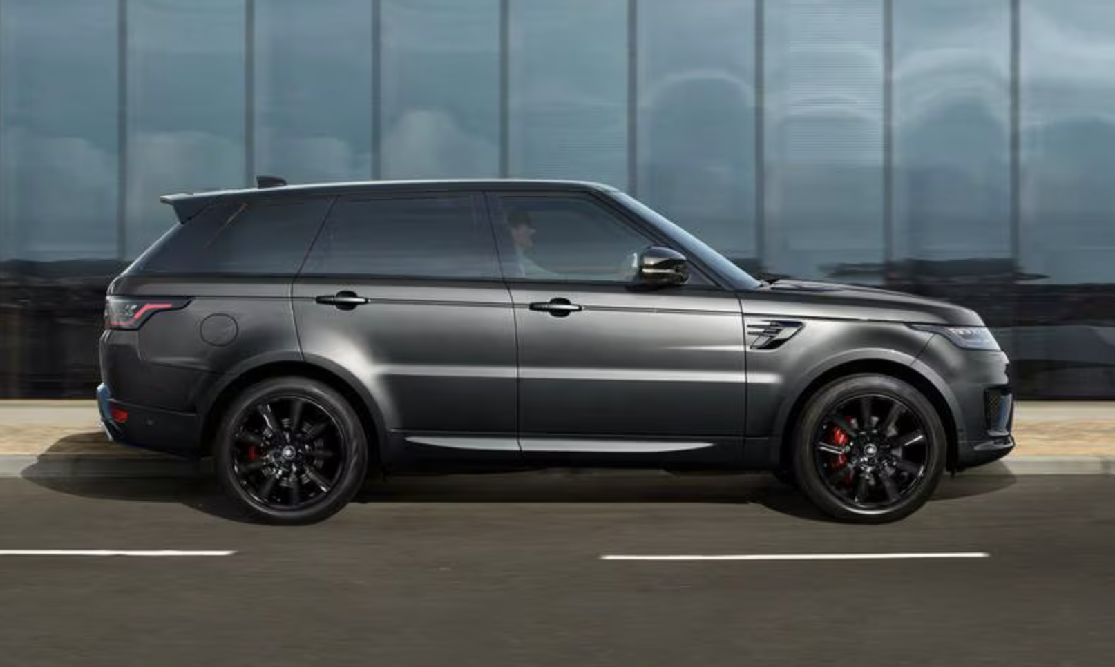 Used 2021 Land Rover Range Rover Sport HST AWD/4WD image 2