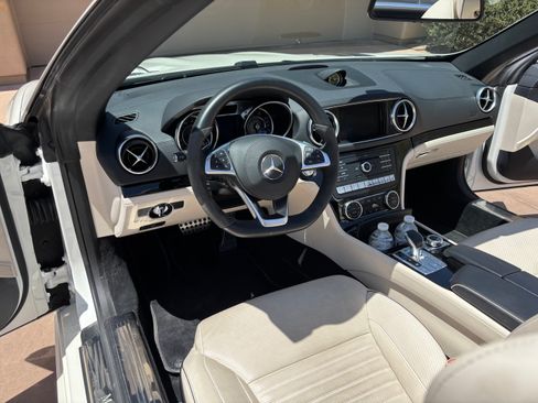 Used 2020 Mercedes-Benz SL 550 image 21