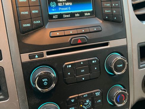 Used 2017 Ford Expedition EL XLT image 9