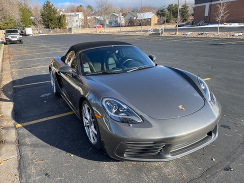 Used 2017 Porsche 718 Boxster image 5