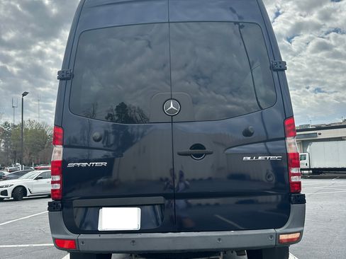 Used 2016 Mercedes-Benz Sprinter 2500 image 12