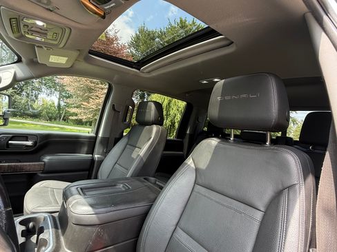 Used 2021 GMC Sierra 2500 Denali w/ Denali Ultimate Package AWD/4WD image 16