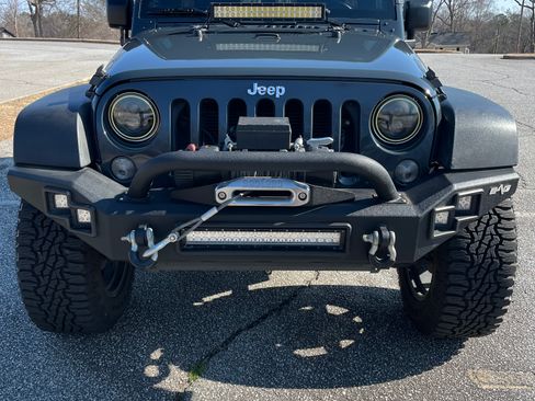 Used 2017 Jeep Wrangler Unlimited Sport w/ Connectivity Group AWD/4WD image 1