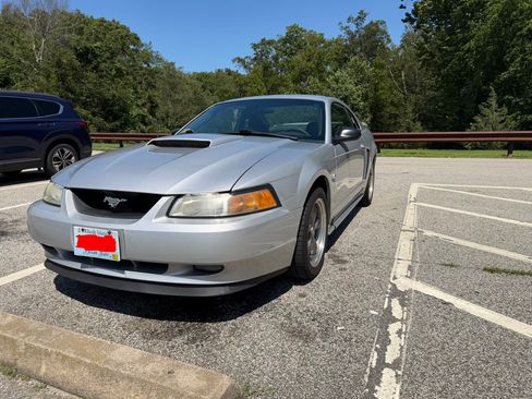 Used 2004 Ford Mustang GT RWD image 2