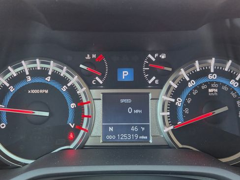 Used 2017 Toyota 4Runner SR5 Premium image 13